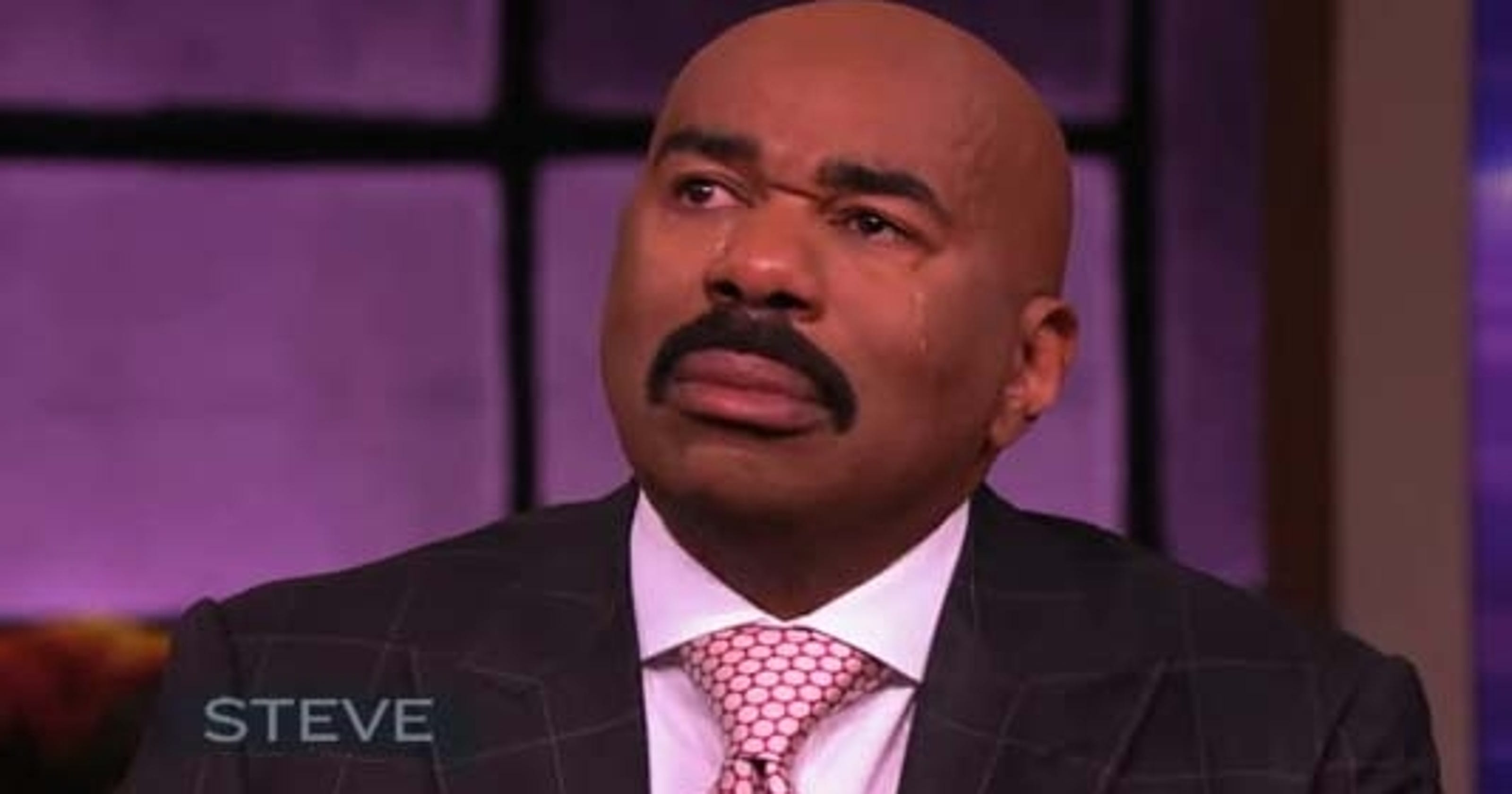 Steve Harvey gets emotional about mom