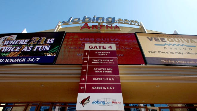 Glendale is working out an arena-management deal with the Phoenix Coyotes' prospective owners.