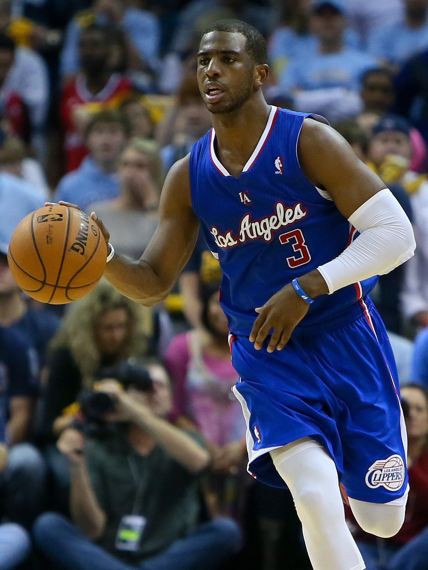 Chris Paul re-signs with Los Angeles Clippers