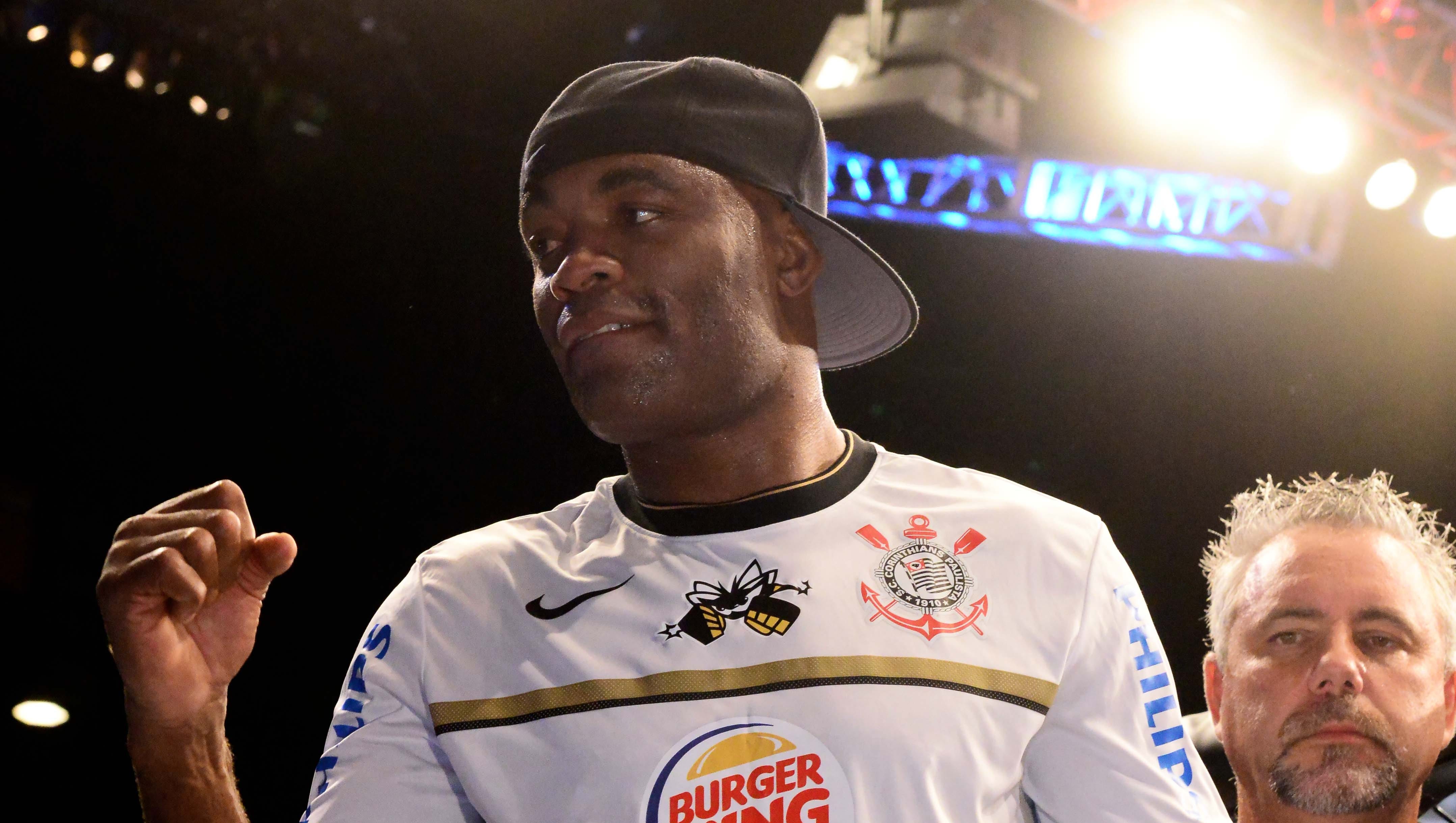 Dana White 'talking' with Roy Jones Jr. on Anderson Silva bout