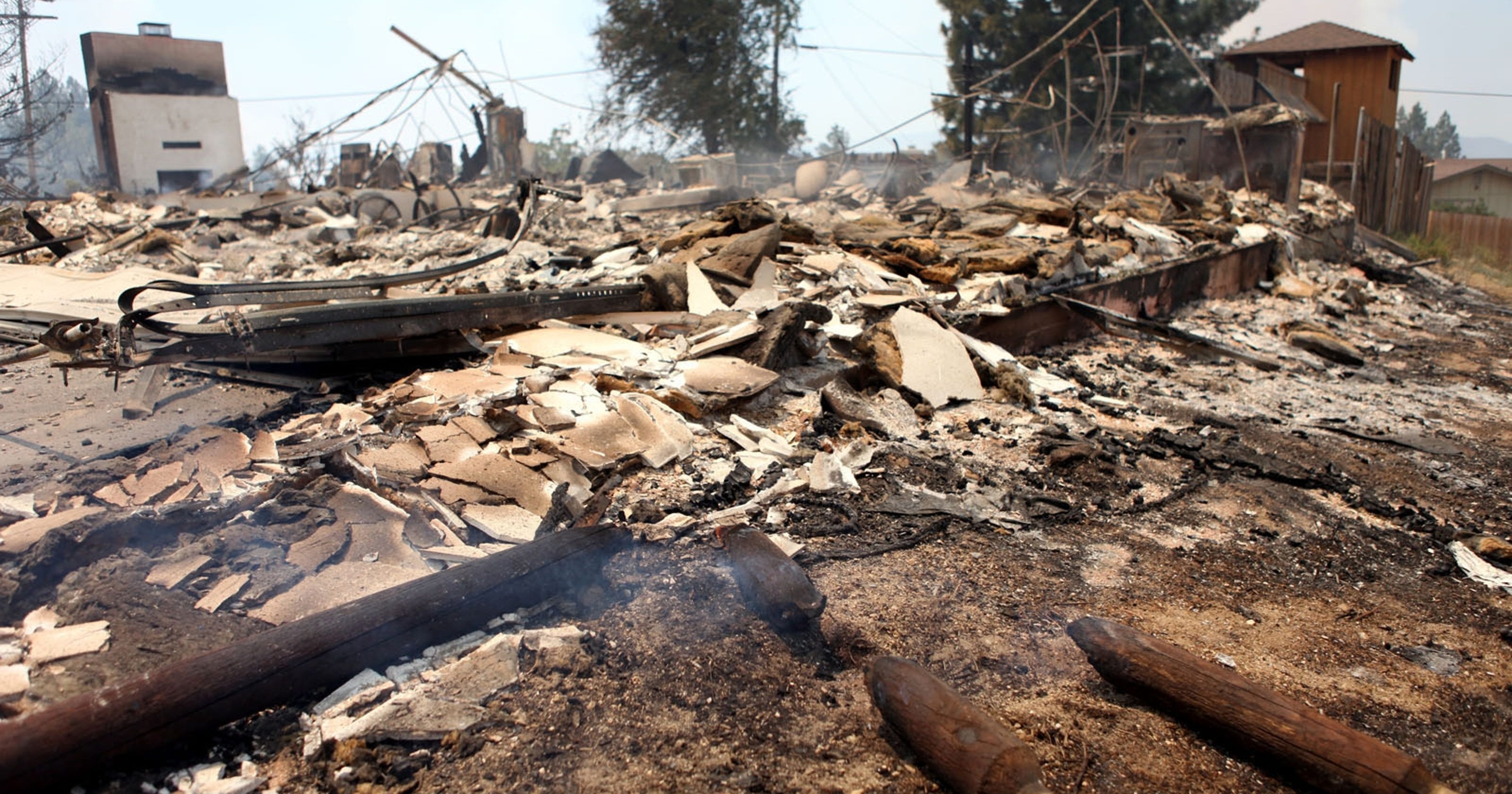California wildfire burned 7 homes, threatens more