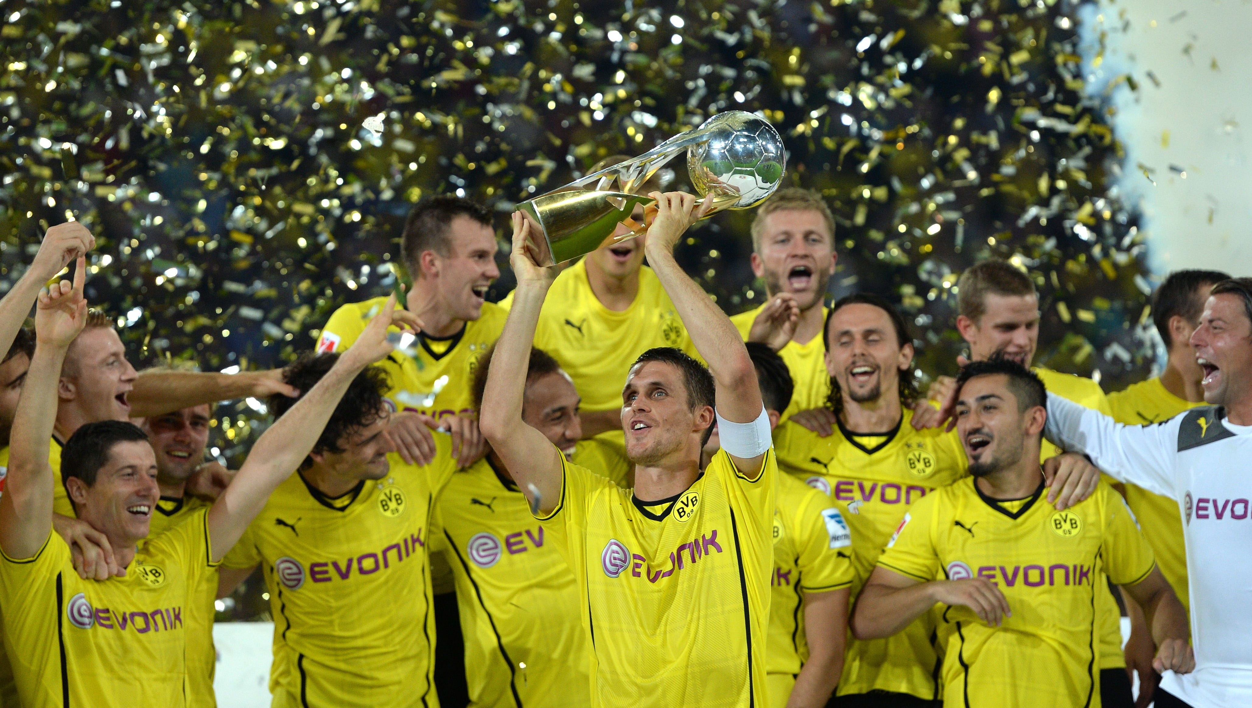 Borussia Dortmund Tops Bayern Munich In German Super Cup