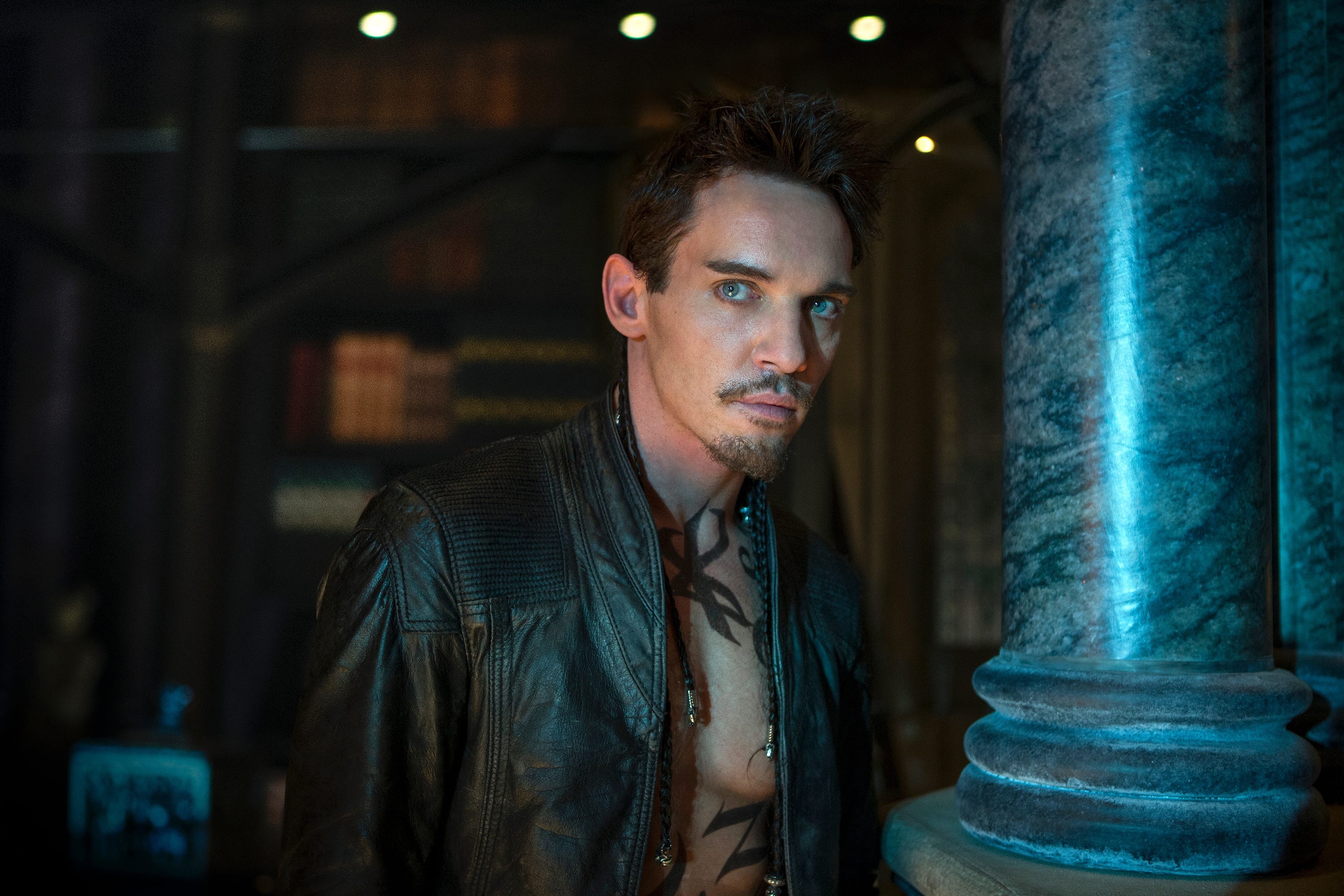 Trailer The Mortal Instruments City Of Bones