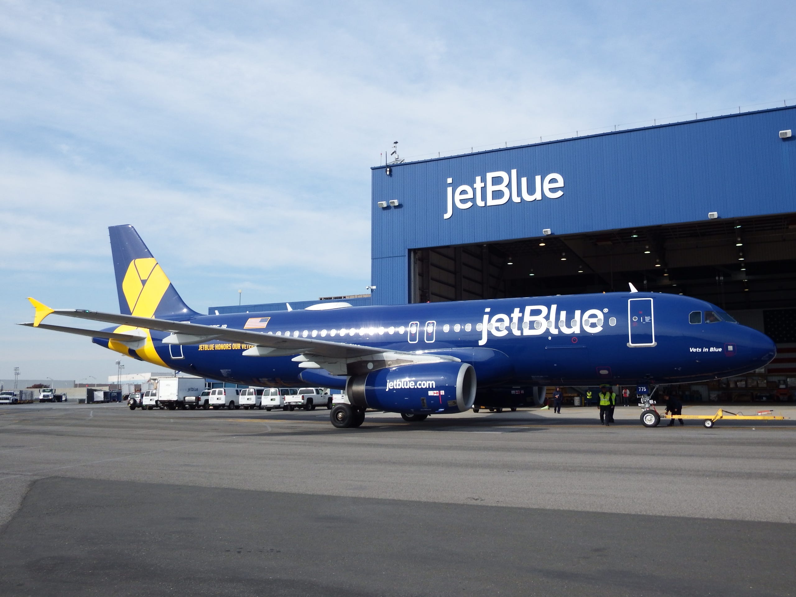 Jetblue Paints Plane To Honor Veterans