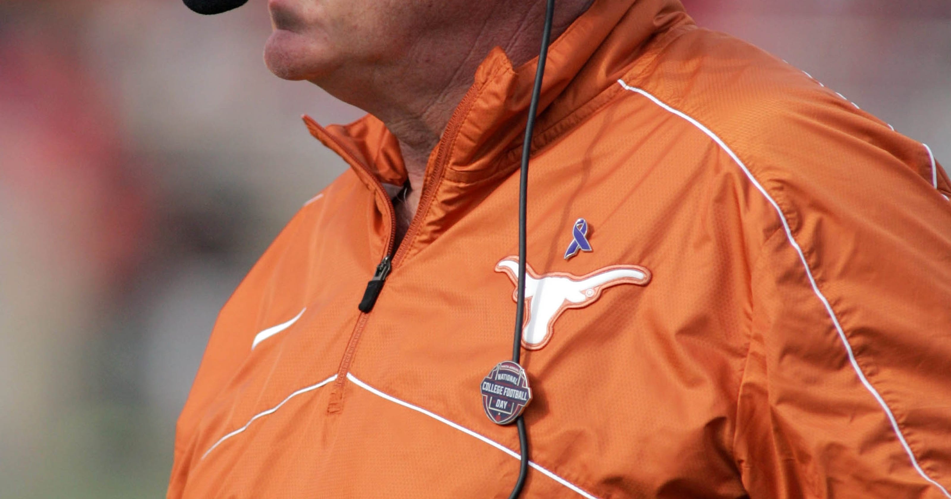 Mack Brown says 'Horns Down' is 'disrespectful'