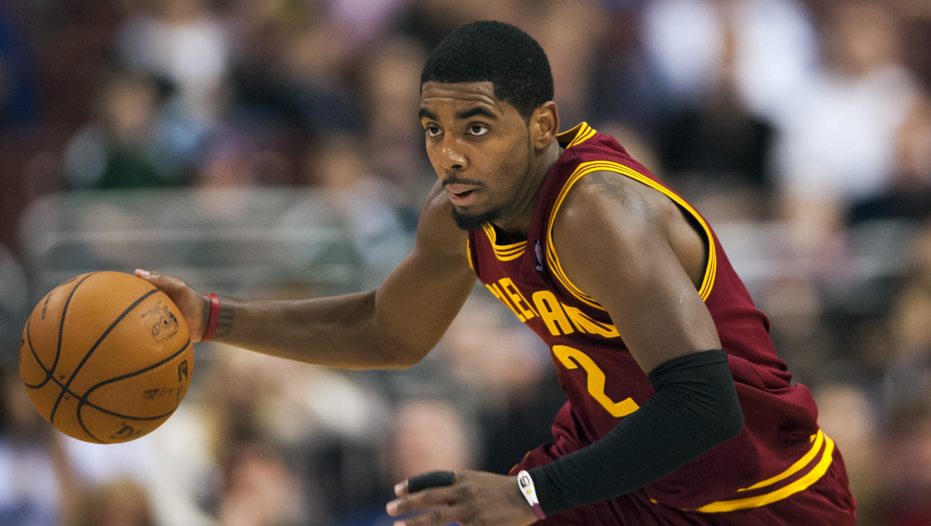 Cavaliers' Kyrie Irving out a month with broken finger
