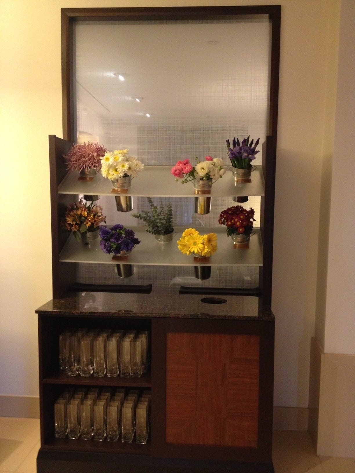 Hotels Let Guests Customize Rooms With Flowers More