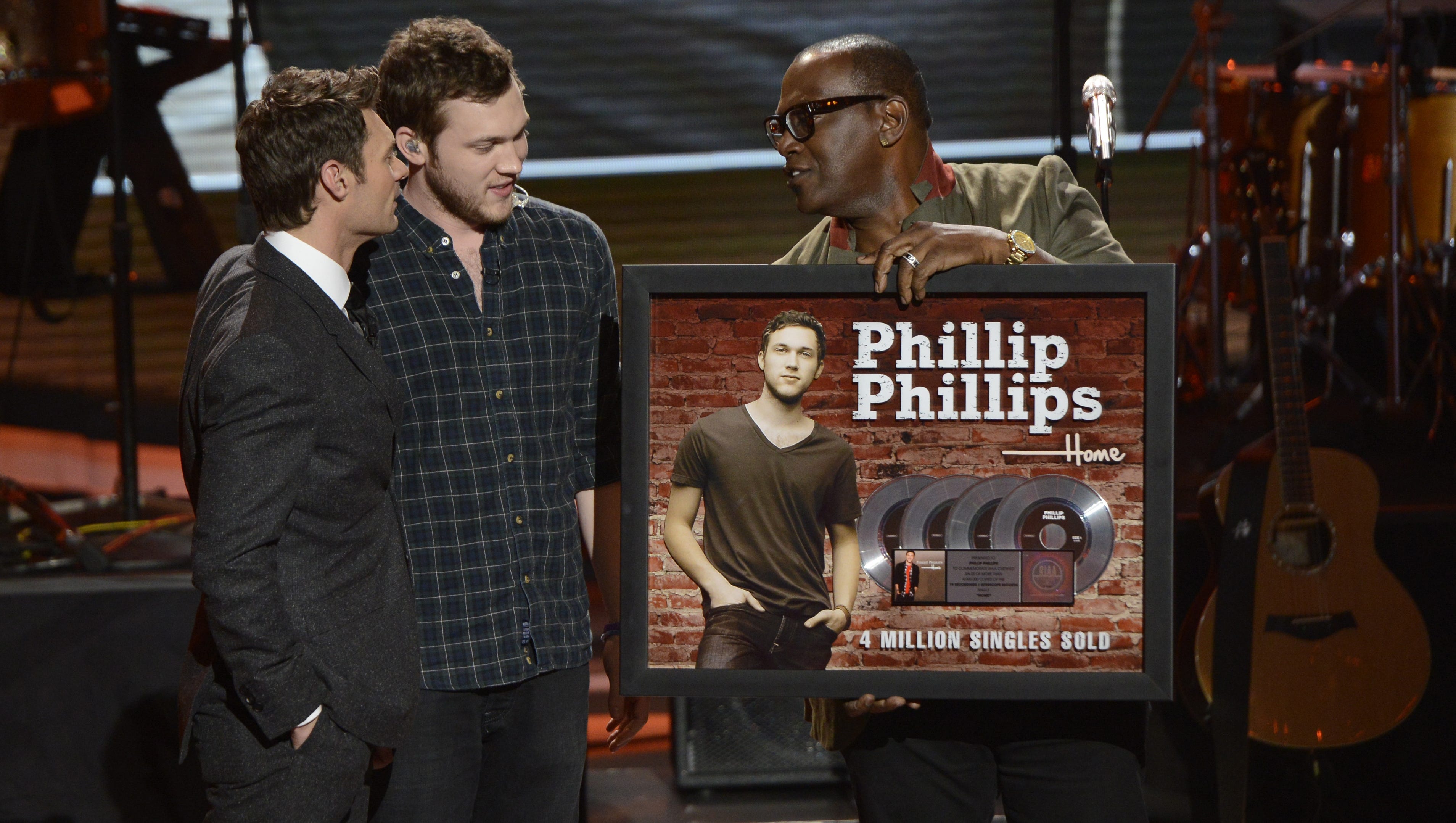 Phillip Phillips' 'Idol' return means big sales boost