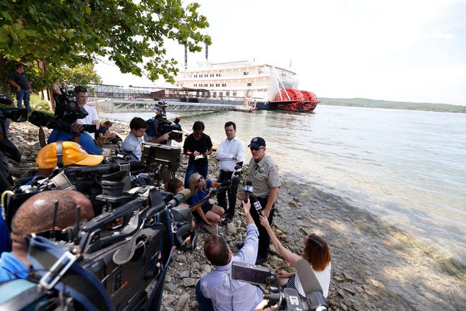 Duck boat accident: 17 victims named in Branson, Missouri ...