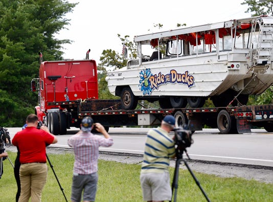 Eight dead after 'duck boat' sinks in Missouri lake Branson duck boat accident: Obscure law will affect duck ...