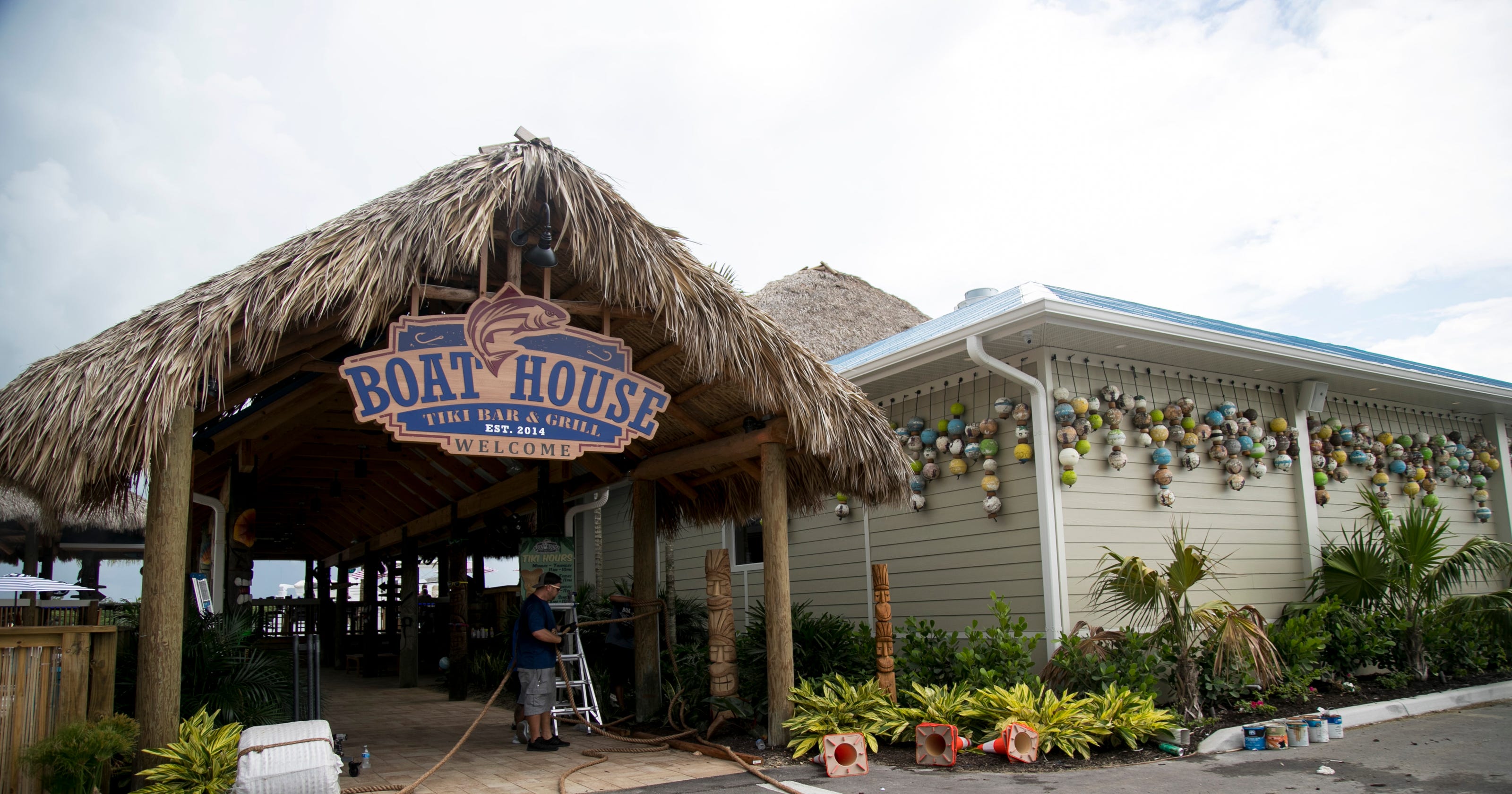 Fort Myers restaurants The Boathouse, huge and waterfront, opens