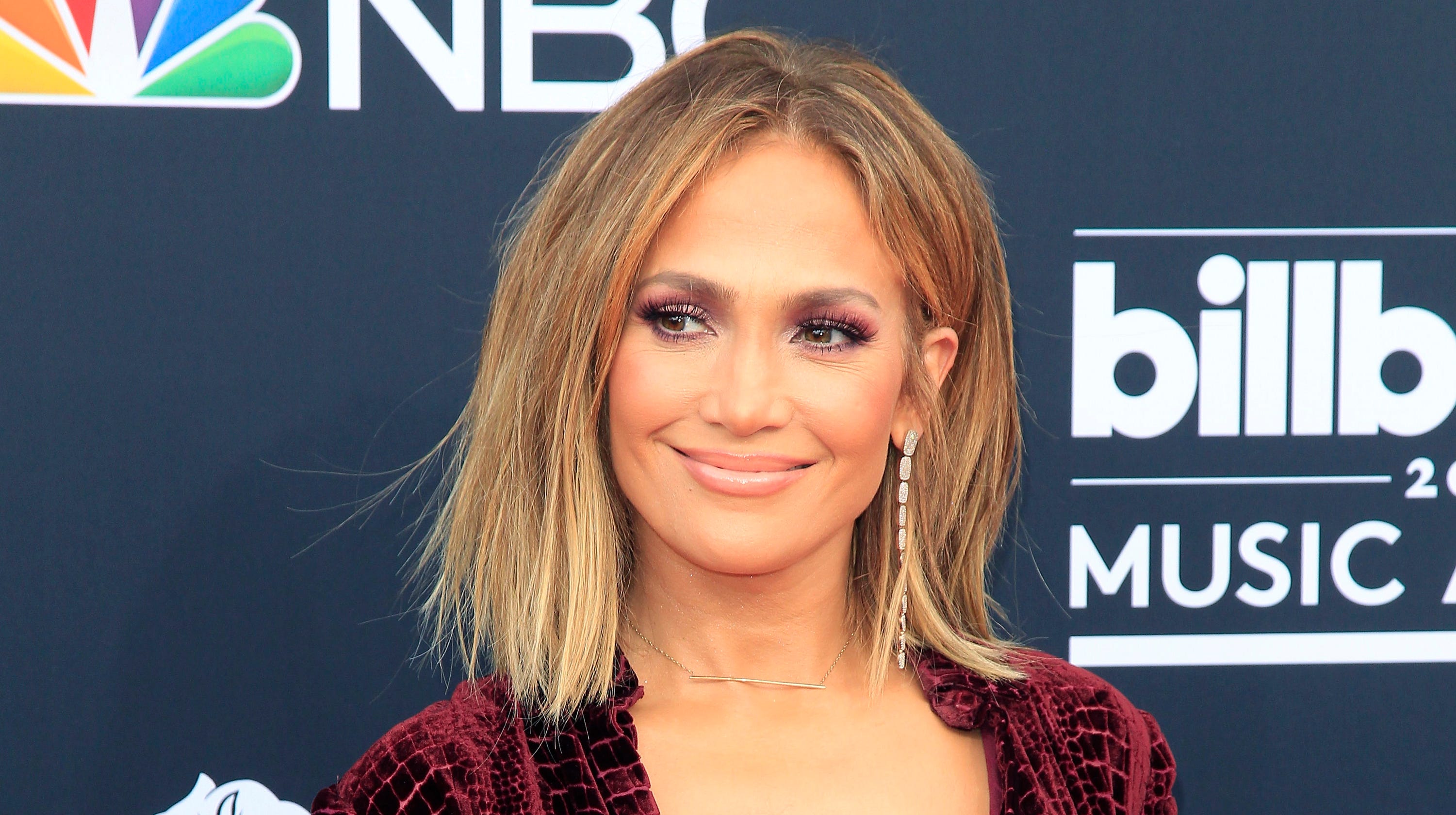 RÃ©sultat de recherche d'images pour "Jennifer Lopez To Be Awarded Michael Jackson Vanguard Award"