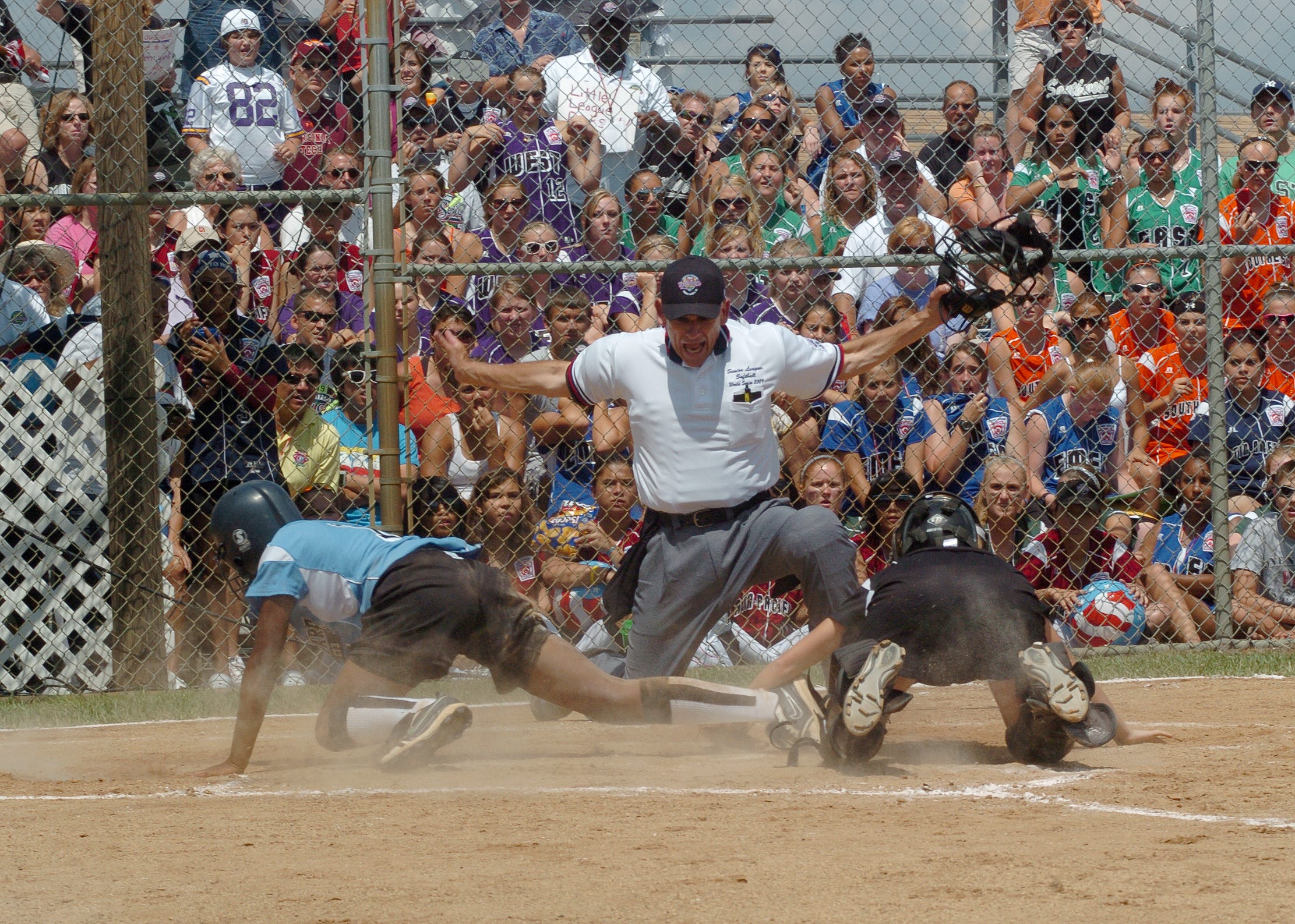 World coming to Roxana for senior Little League softball world series