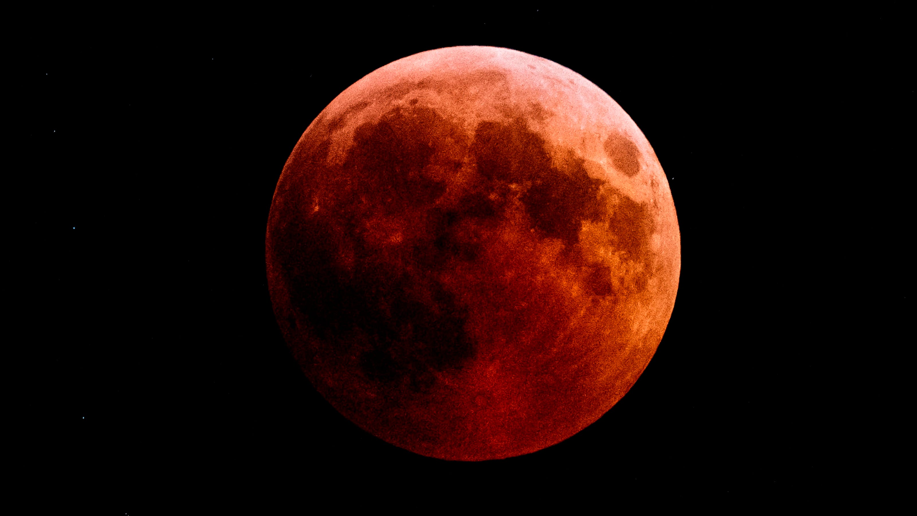 Super blood moon and total lunar eclipse to appear in tonight's sky