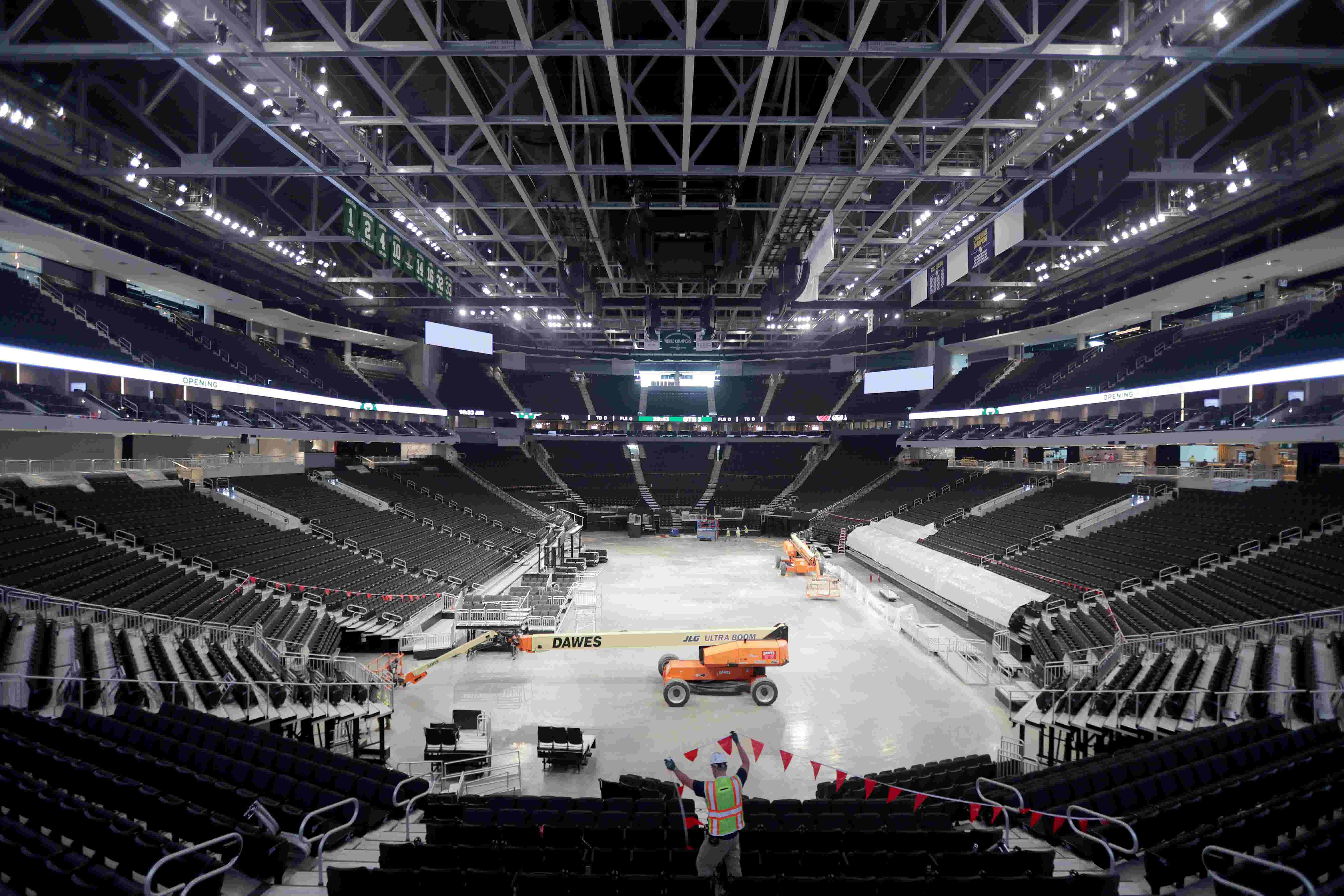 tour of milwaukee bucks stadium