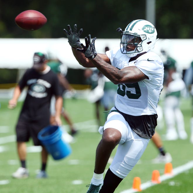 New York Jets TE Chris Herndon pulls in a pass on opening day of training camp at the Atlantic Health Training Center in Florham Park. July 28, 2018. Morristown, NJ. (Bob Karp/@photopup)