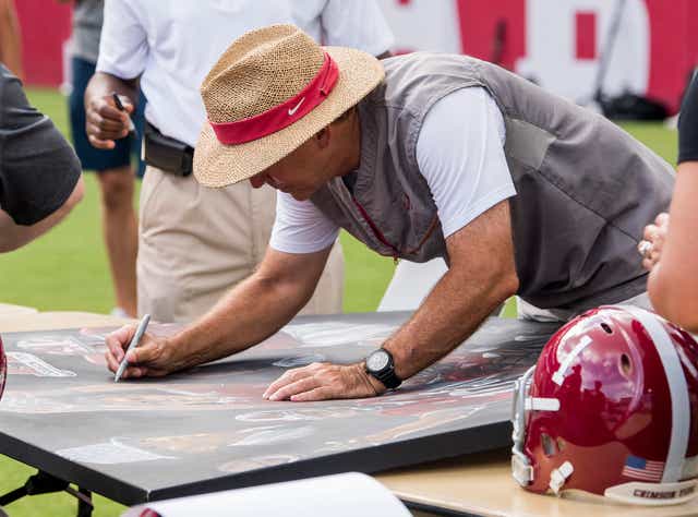 Alabama Football Covid Nil May End Running Of The Gumps Fan Day