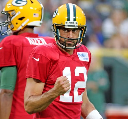 Packers Camp Insider Lt David Bakhtiari Carted Off With