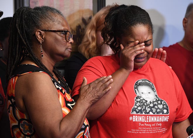 Kiara Sullivan is consoled by her aunt Johnnie Mae Hunter during a press conference Tuesday, August 7, 2018 to ask for information about what happened to her daughter Leonna Wright, who disappeared from a Pendleton apartment complex in 2015 and to remind the public that there is a $10,000 reward for information that leads to an arrest and conviction.