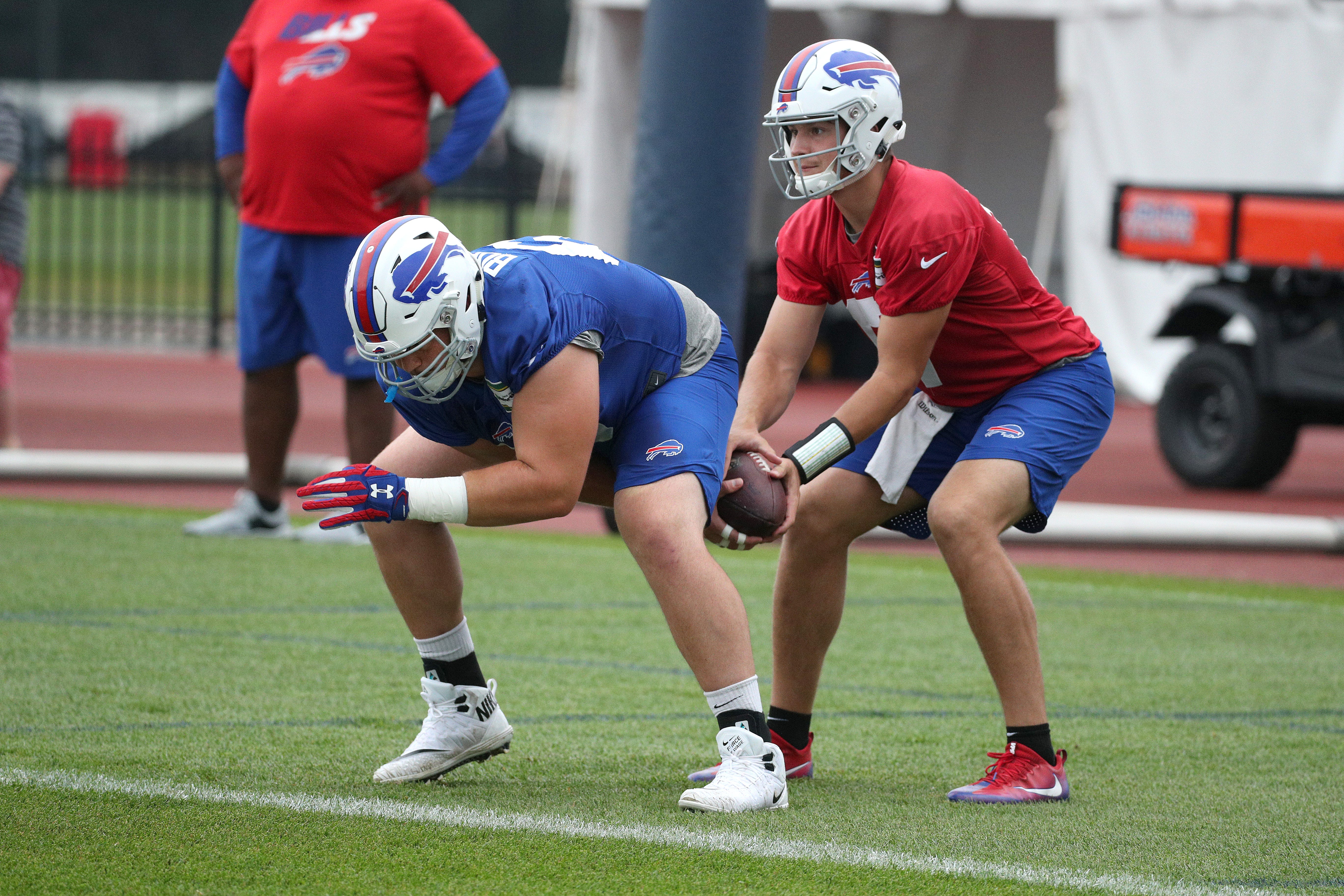 Bills trade center Russell Bodine to Patriots for late draft pick