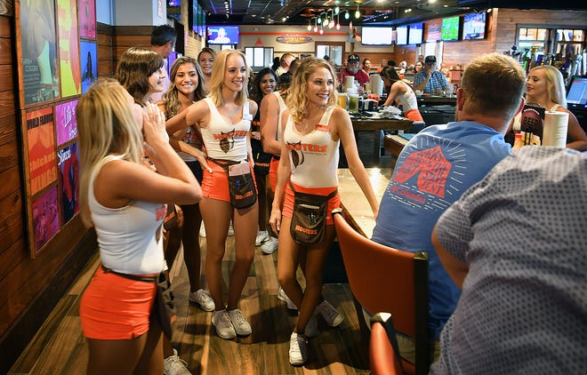 Hooters See Big Crowds In First Week In Wichita Falls