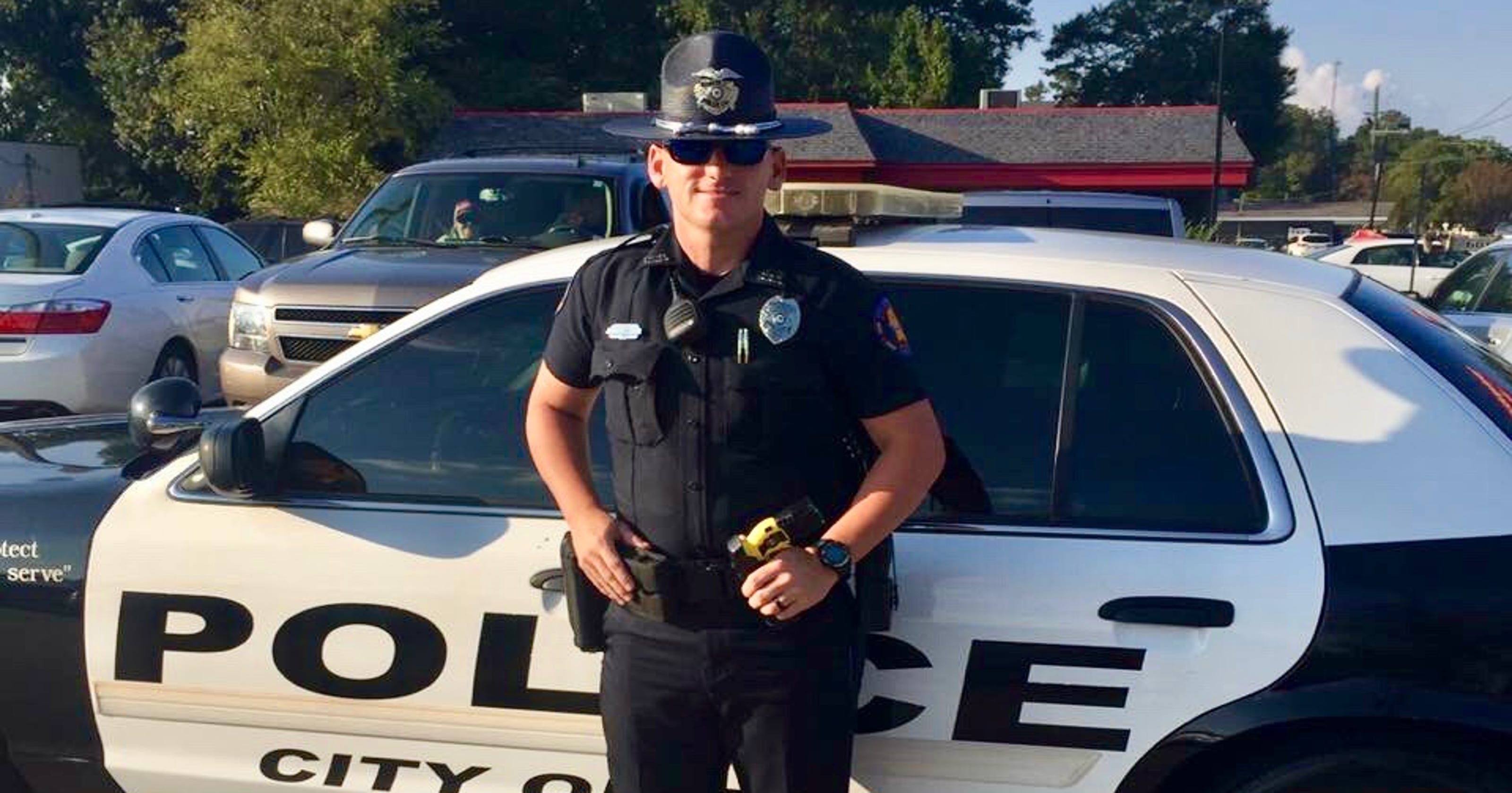 Petal Police Officer Saves 5 Year Old Boy From Drowning In