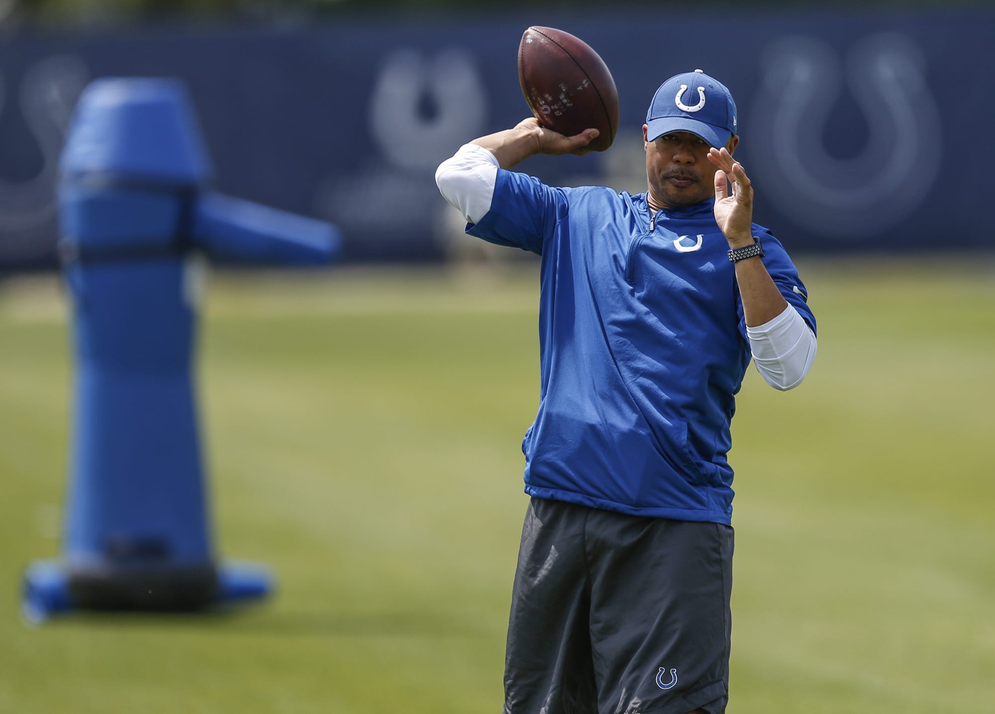 Introducir 104+ imagen colts qb coach