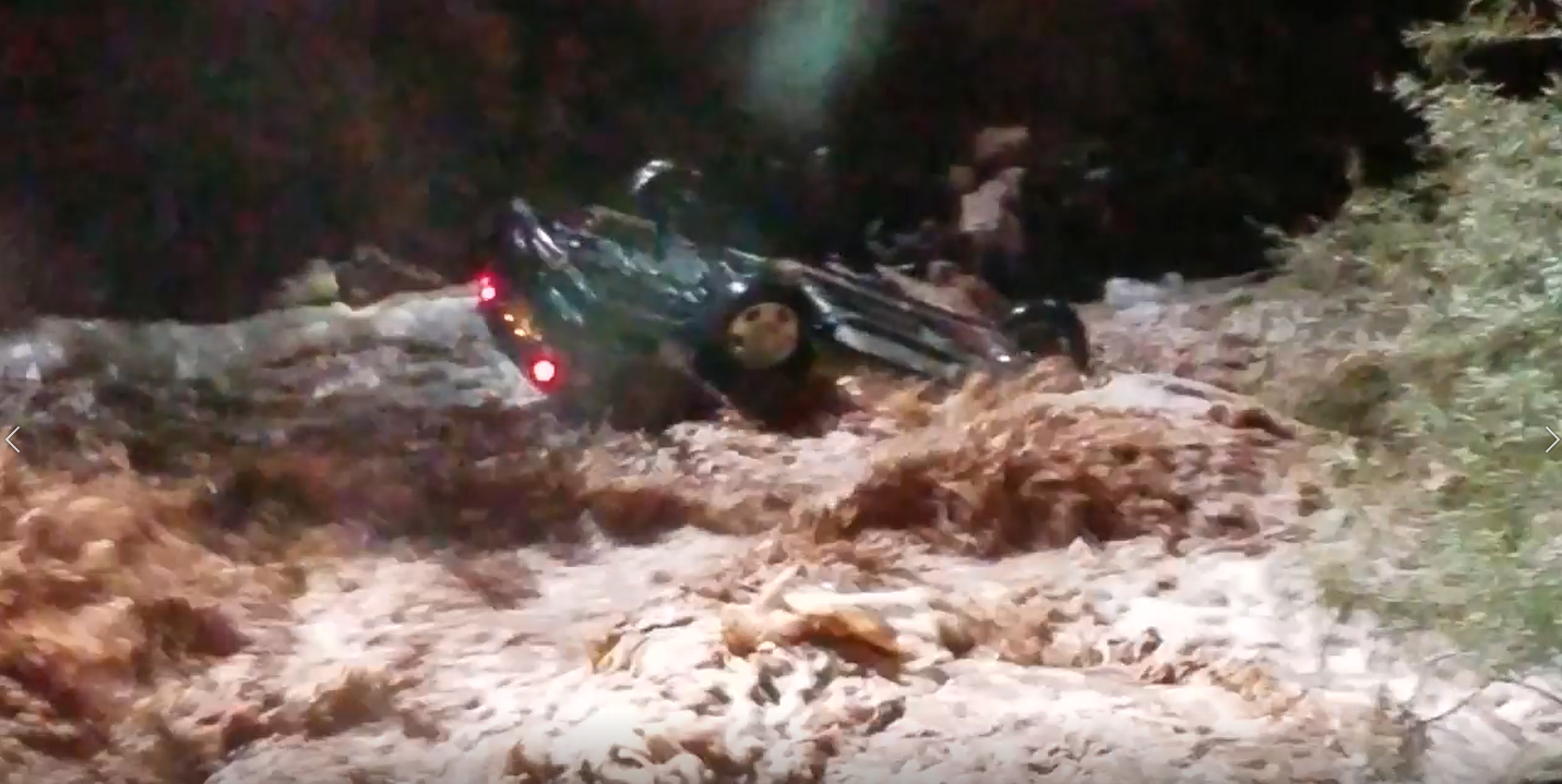 Man dies after car trapped in flooded wash south of Tucson