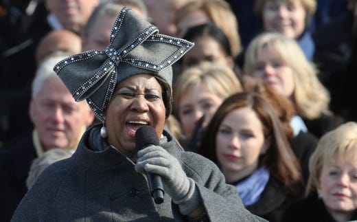 ***RETRANSMISSION WITH ALTERNATIVE CROP***Aretha Franklin performs at the swearing-in ceremony at the U.S. Capitol in Washington, Tuesday, Jan. 20, 2009. (AP Photo/Ron Edmonds) ORG XMIT: CAPG233