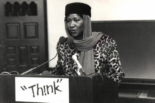 Aretha Franklin speaks to reporters at a Music Hall news conference in March 1988. (Via OlyDrop)