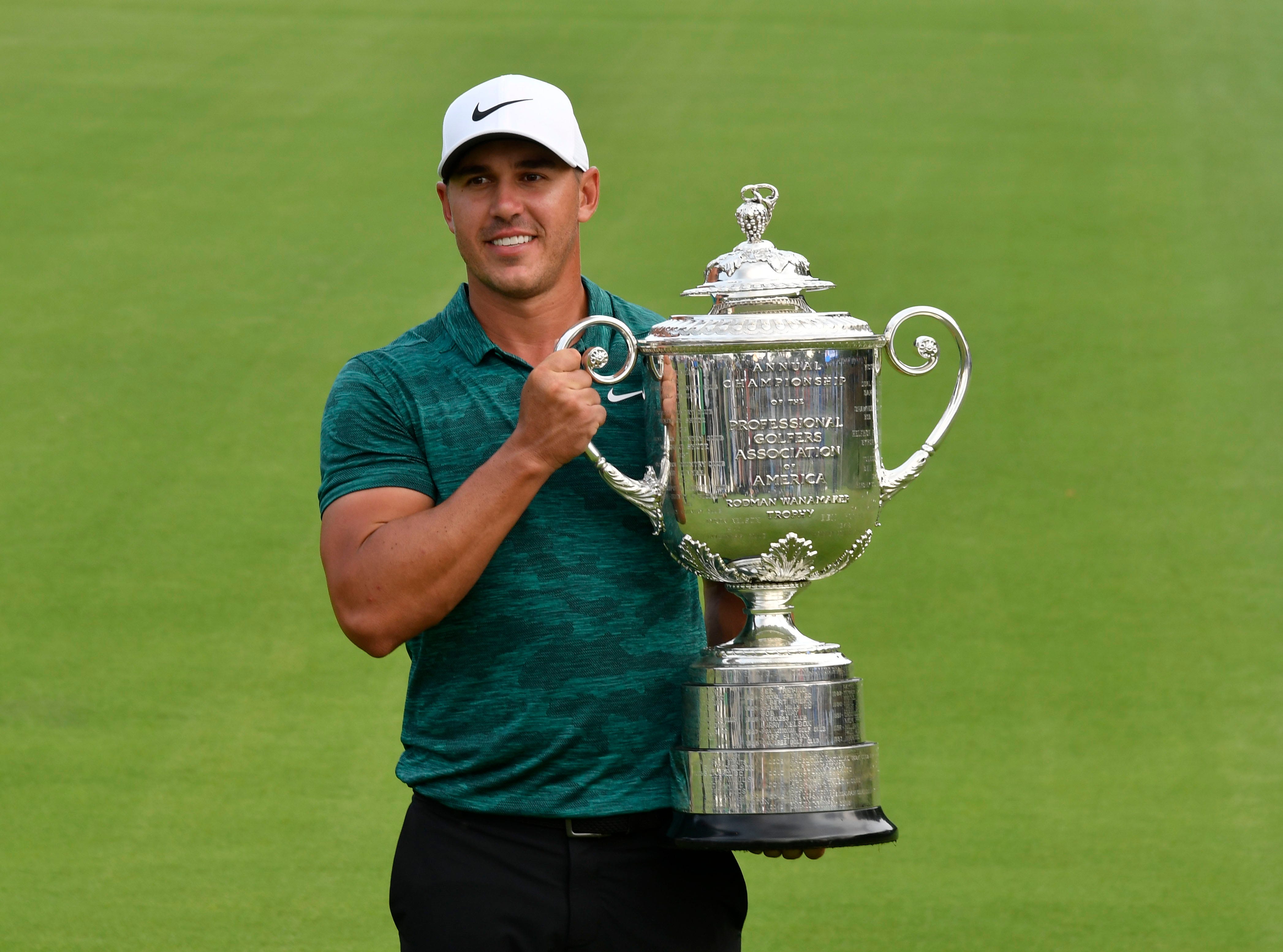 Pga Championship Brooks Koepka Holds Off Tiger Woods To Win
