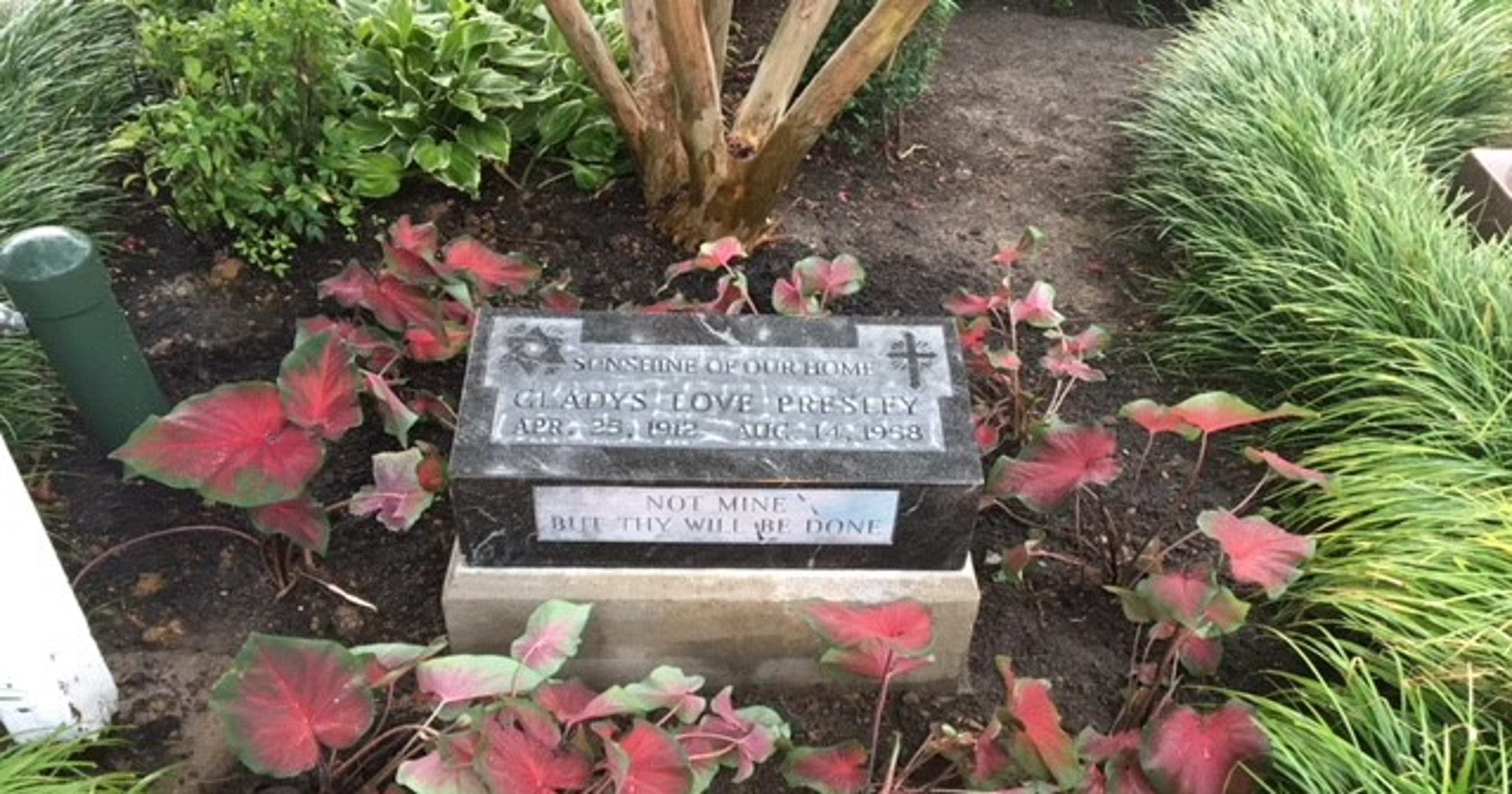 Elvis designed tombstone for mother Gladys Presley back at ...