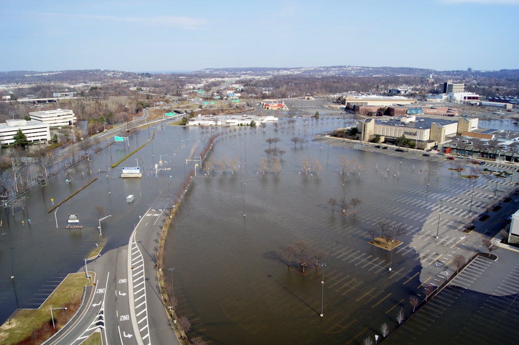 Hackensack NJ Fire Department responded to sinkhole at mall