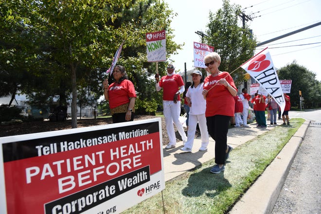 HPAE, the healthcare union, holding informational pickets outside HMH Palisades Medical Center and the Harborage in North Bergen