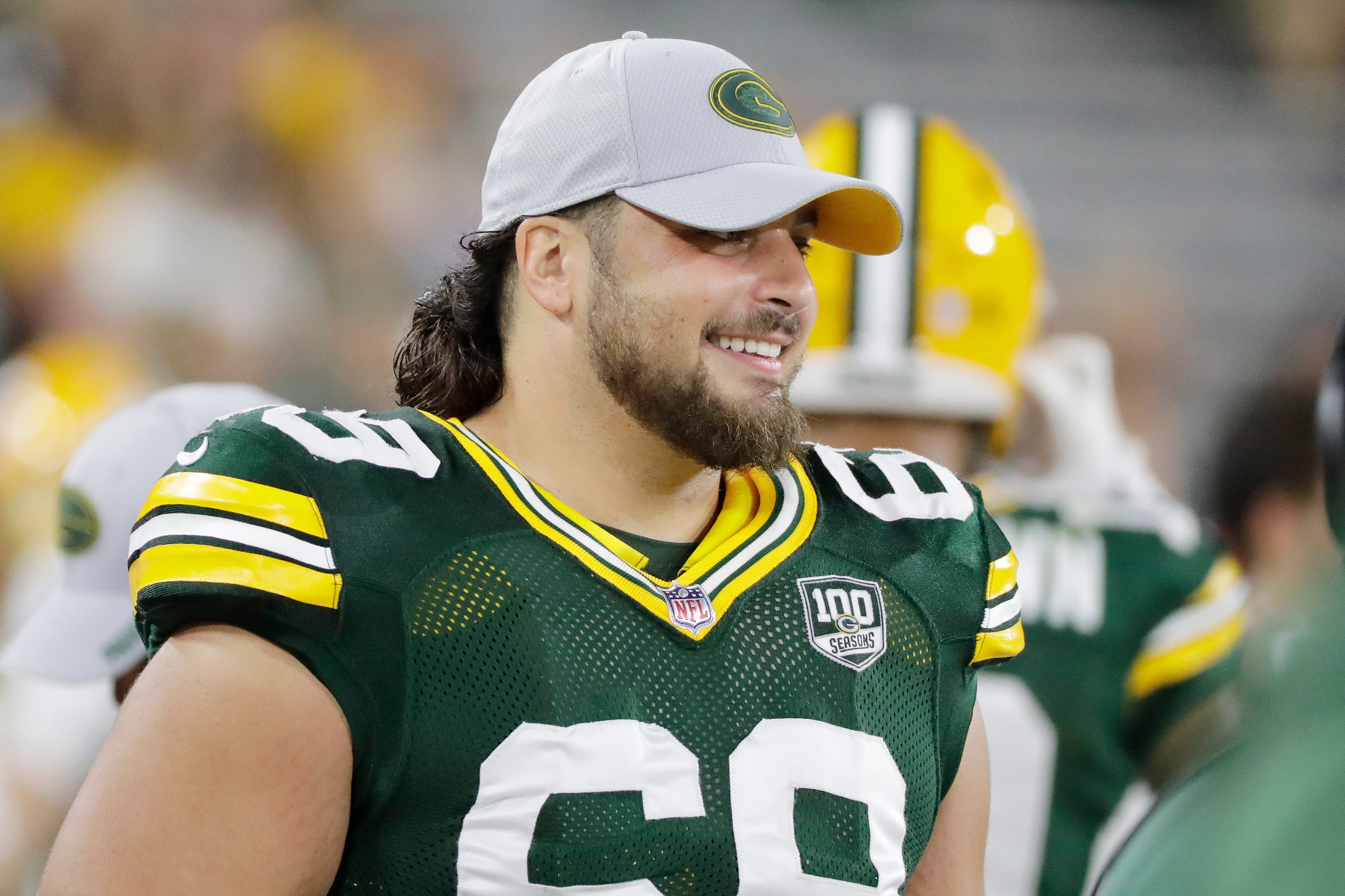 Packers offensive tackle David Bakhtiari surprises his girlfriend with a marriage proposal by boat