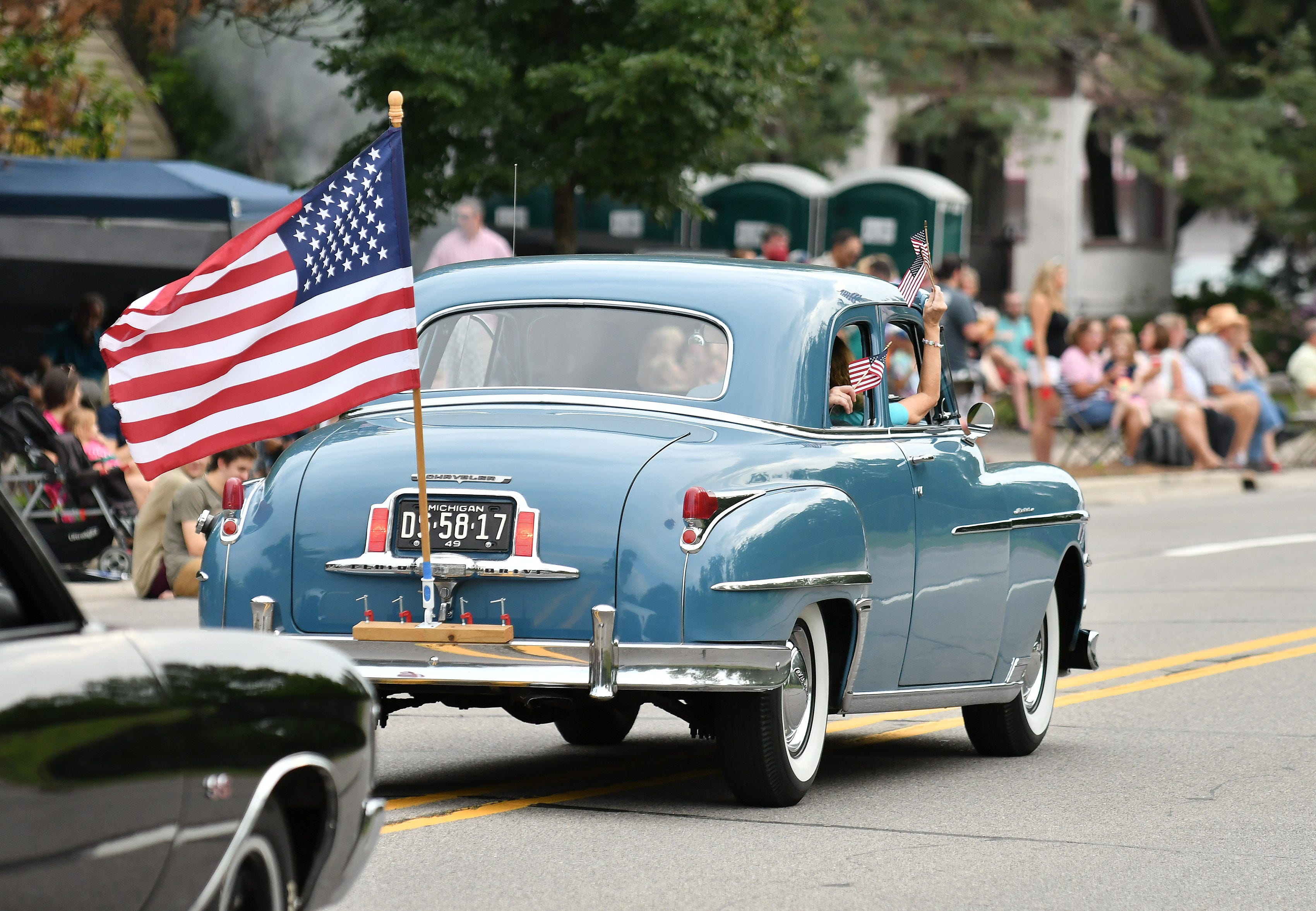 curved dash Oldsmobile