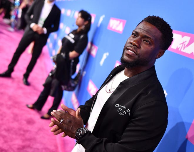 Kevin Hart arrives at the MTV Video Music Awards at Radio City Music Hall on Monday, Aug. 20, 2018, in New York. (Photo by Charles Sykes/Invision/AP) ORG XMIT: NYDC134