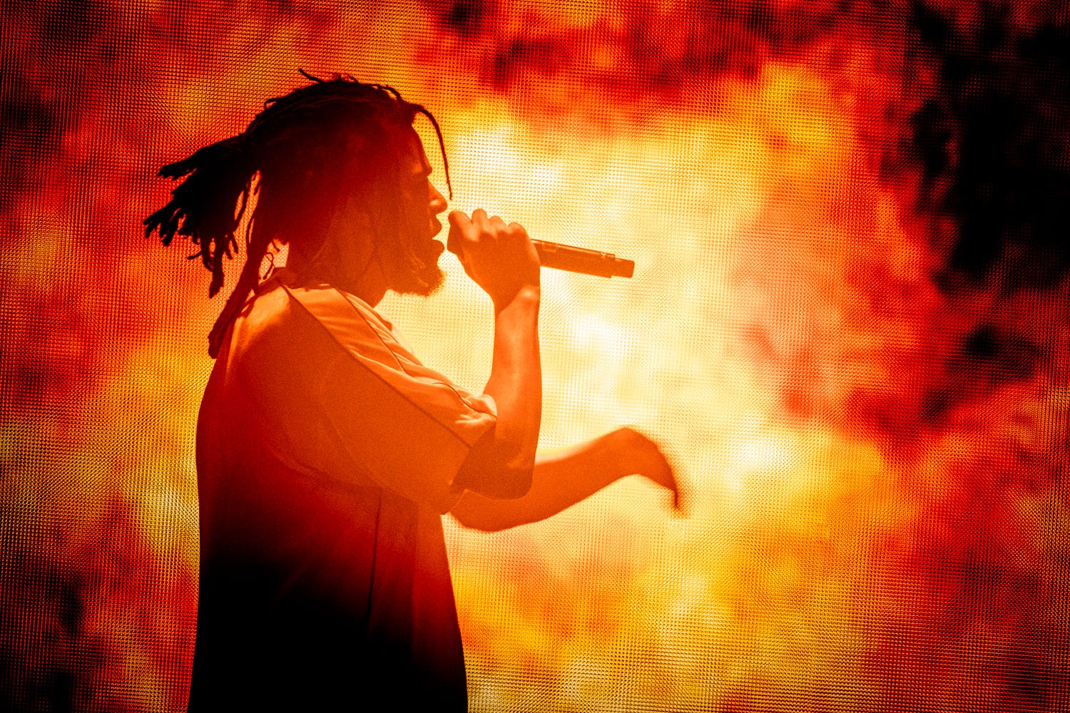 J. Cole concert feels more like a poetry slam in Phoenix