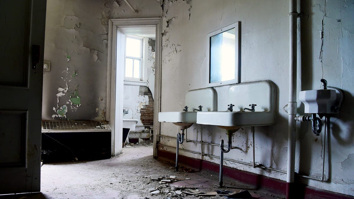 Abandoned New York: Inside Binghamton's Castle, NY State Asylum