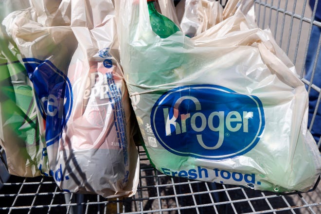The nation's largest grocery chain will phase out the use of plastic bags in its stores by 2025.