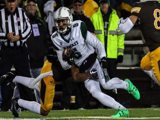 Ncaa Football Hawaii At Wyoming