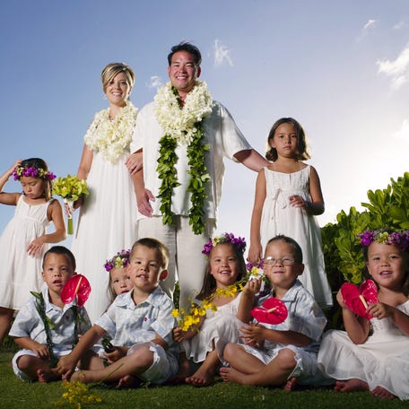 Jon and Kate Gosselin renewing their wedding vows in Hawaii for "Jon & Kate plus 8." Photo by Mark Arbeit, TLC (Via MerlinFTP Drop)