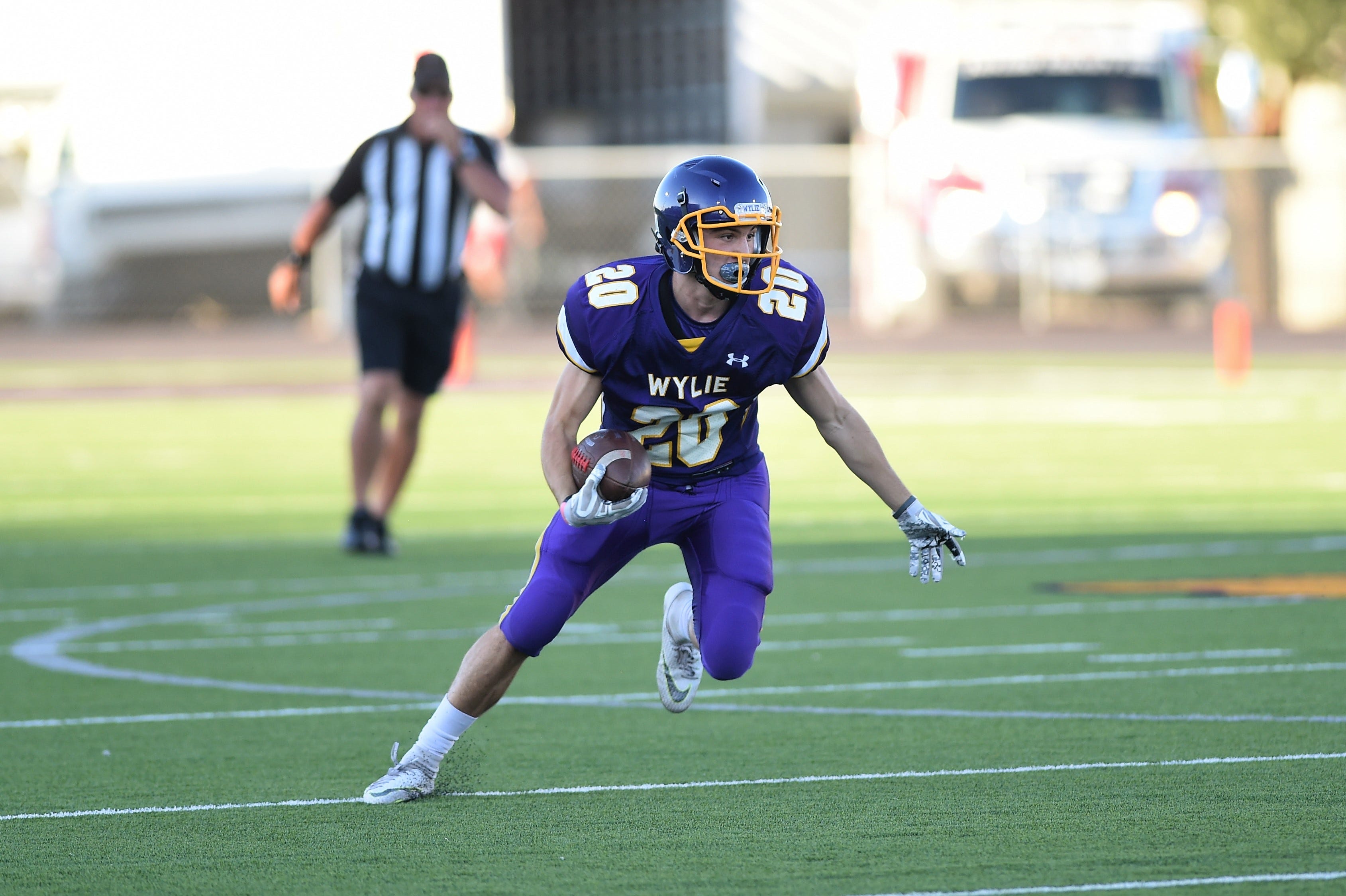 Wylie football gains experience, learns lessons in scrimmage