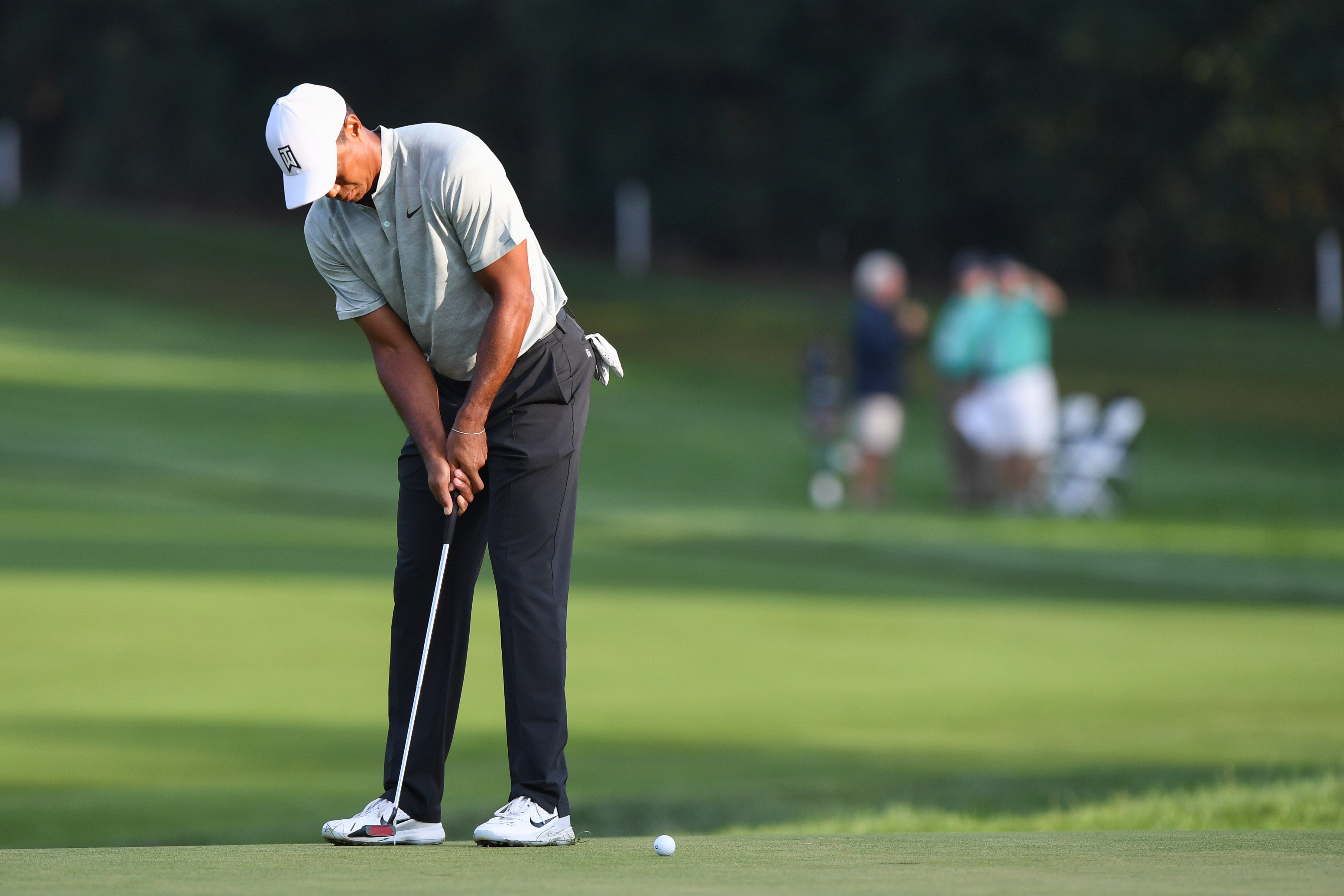 Tiger Woods' day, 3-under 68, ruined by poor putting, he's ...