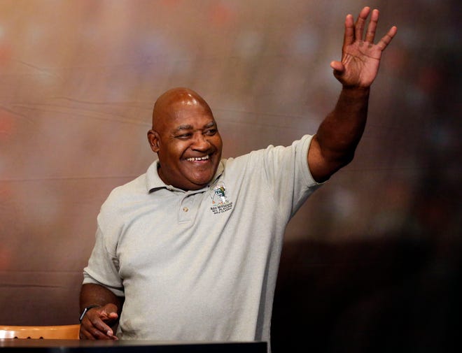 Packers Hall of Famer Johnnie Gray was Monday's guest on the season premiere of Clubhouse Live. The show was held at The Clubhouse Sports Pub & Grill inside the Paper Valley Hotel in downtown Appleton.