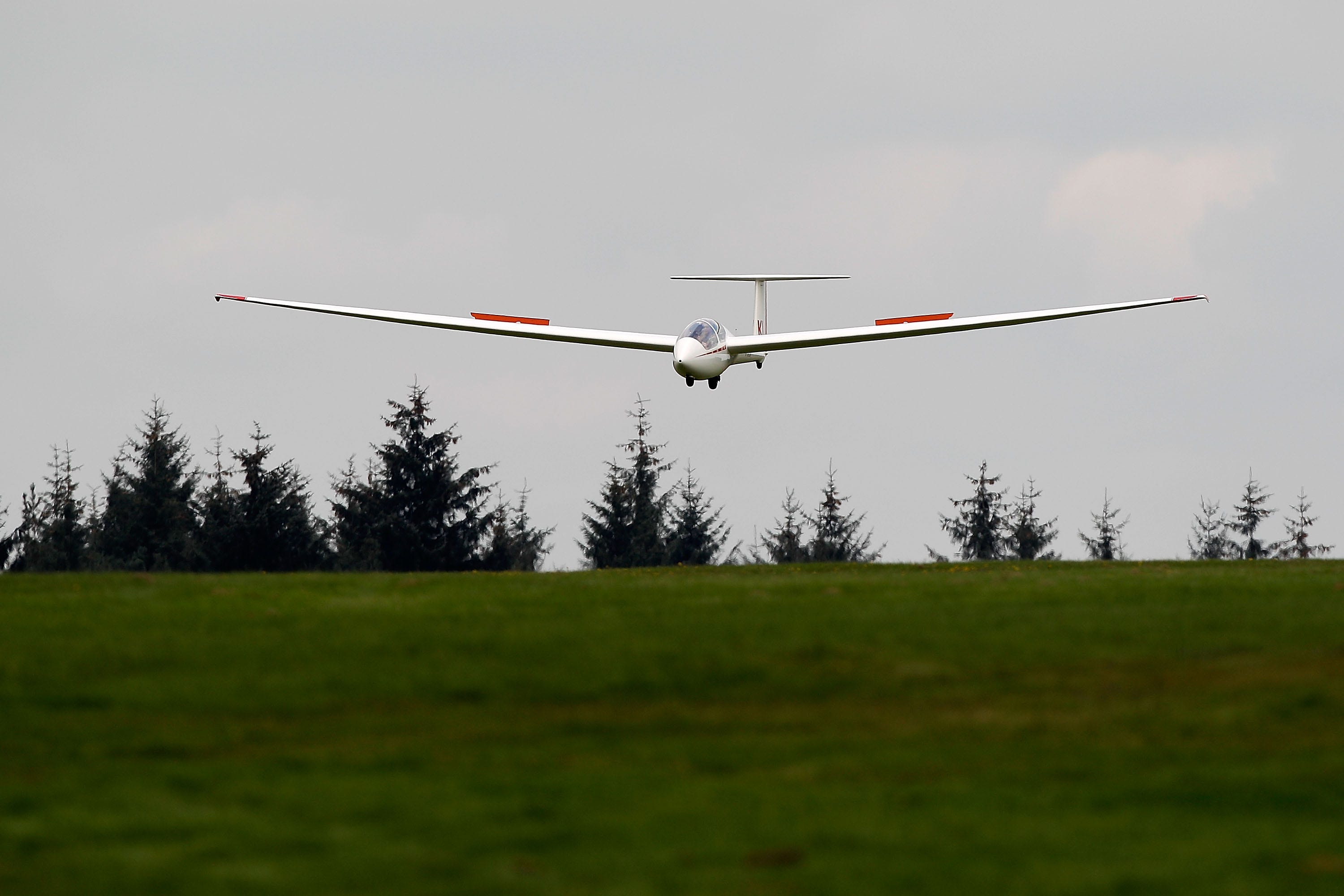 3 people found dead after glider crashes on Vermont's Sterling Mountain
