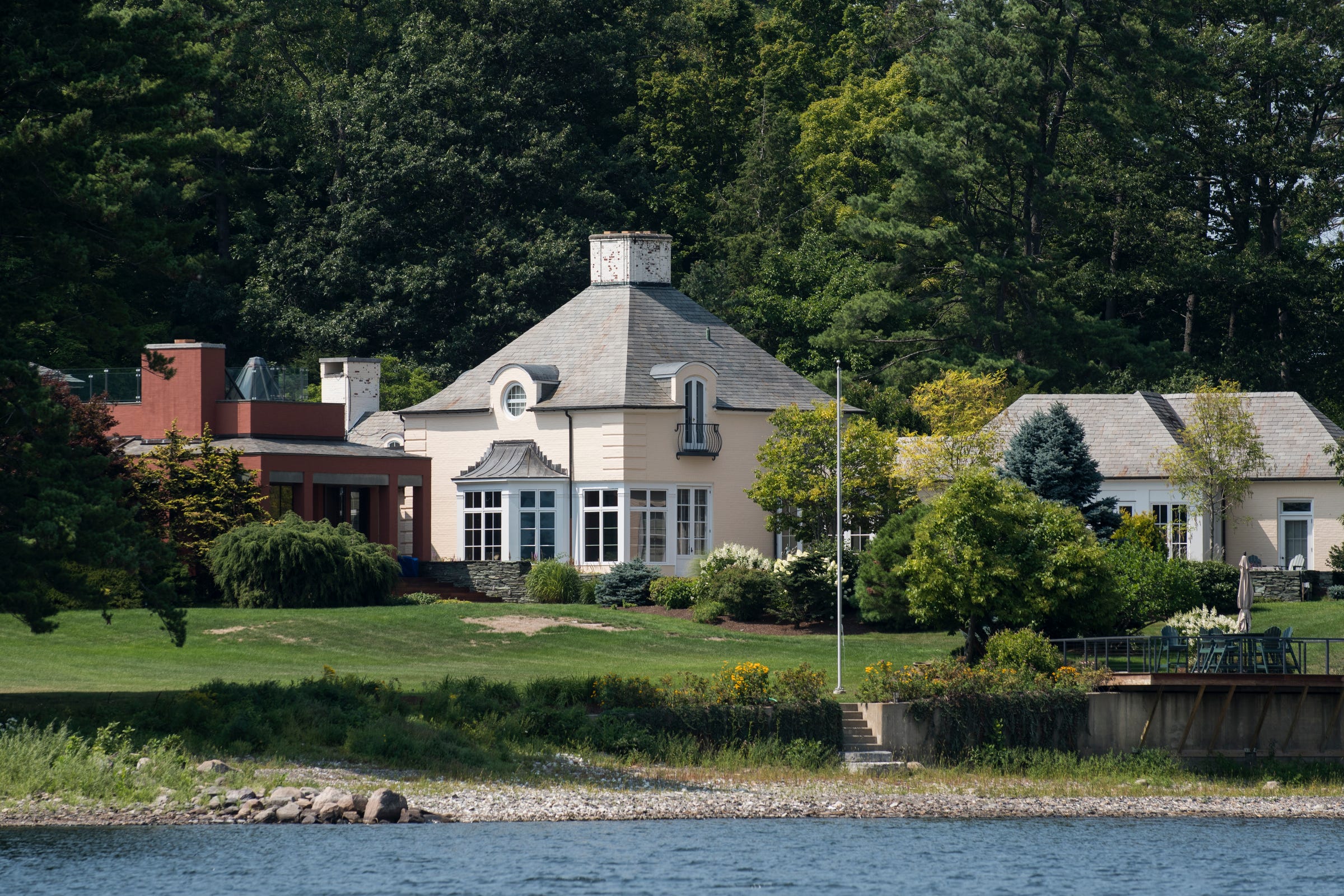 VT real estate Lake Champlain lakefront property sales hot or not?