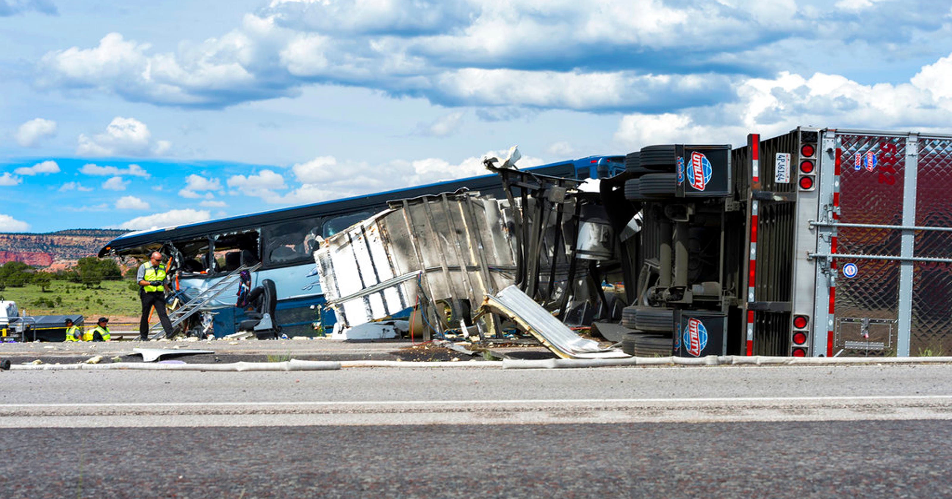 Authorities identify 5 of 8 killed in New Mexico crash