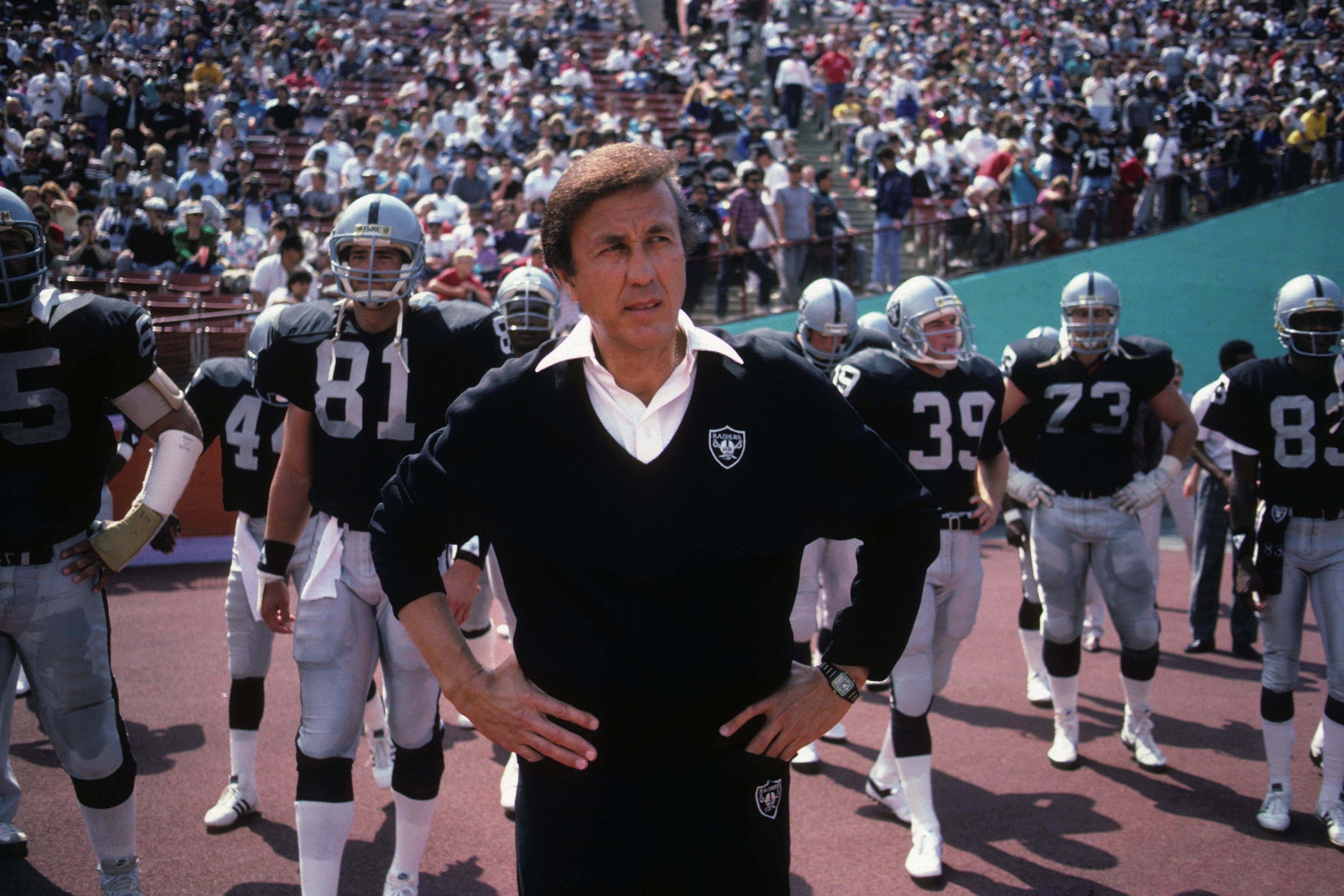 Top 91+ imagen coach flores raiders