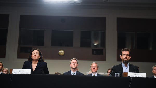 9/5/18 9:38:38 AM -- Washington, DC, U.S.A  -- Sheryl Sandberg, chief operating officer of Facebook Inc., and Jack Dorsey, chief executive officer of Twitter Inc., testify before the Senate Select Committee on Intelligence during a hearing on Foreign Influence Operations' Use of Social Media Platforms on Sept. 5, 2018 in Washington.  --    Photo by Jack Gruber, USA TODAY Staff ORG   XMIT:  JG 137441 Social Media Hea 9/5/ (Via OlyDrop)